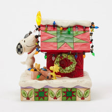 Load image into Gallery viewer, Prize-Worthy Christmas (Snoopy’s Doghouse) Peanuts By Jim Shore Figurine