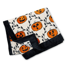 Load image into Gallery viewer, Vintage Jack-o'-Lanterns Throw Blanket, 50x60