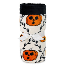 Load image into Gallery viewer, Vintage Jack-o'-Lanterns Throw Blanket, 50x60