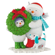 Load image into Gallery viewer, Making Memories Welcoming Wreath Ornament