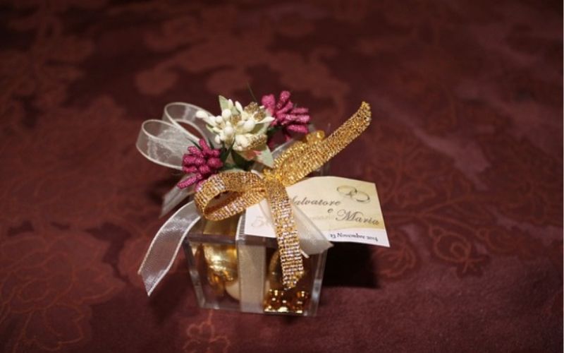 10 Unique Wedding Favours for Guests