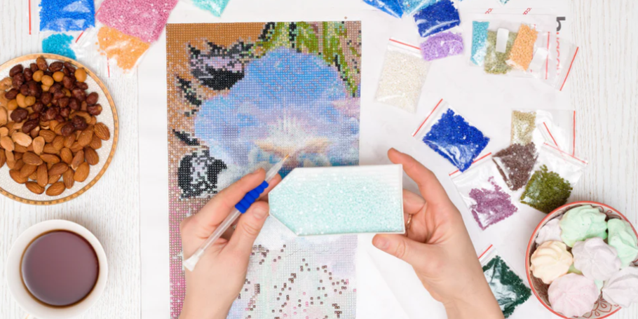 Creative Holiday Gifts: Figured’Art and Diamond Dotz Kits That Inspire and Delight