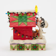 Load image into Gallery viewer, Prize-Worthy Christmas (Snoopy’s Doghouse) Peanuts By Jim Shore Figurine
